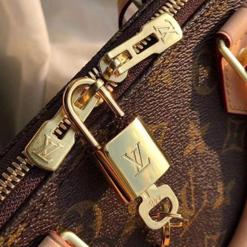 I W Fashion Lu-Vi bags - 17625
