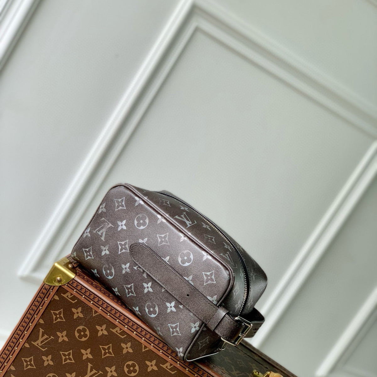LOU LOCKER DOPP KIT