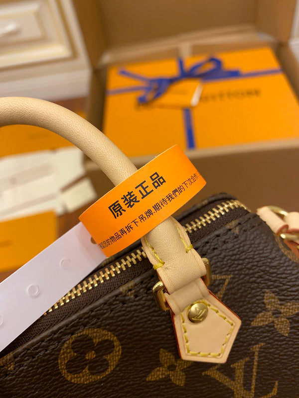 I W Fashion Lu-Vi bags - 17237