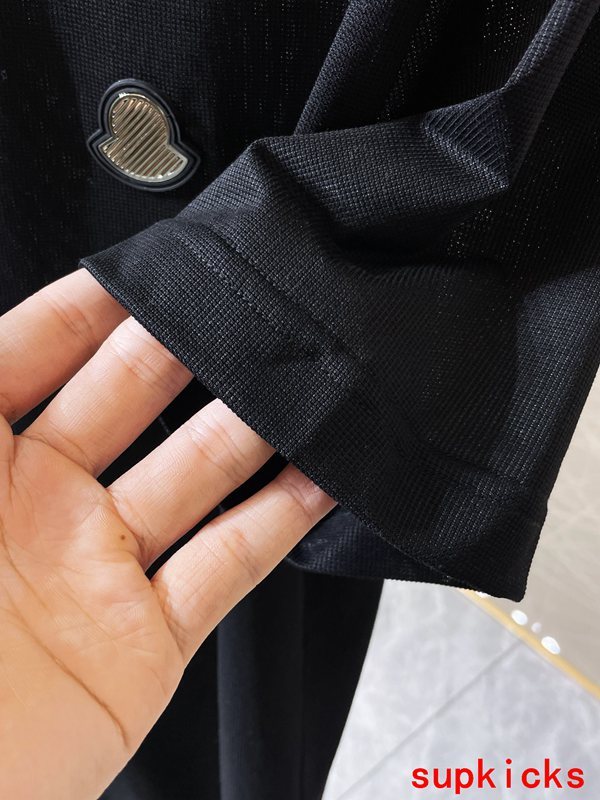 Moncler Luxury Cloth