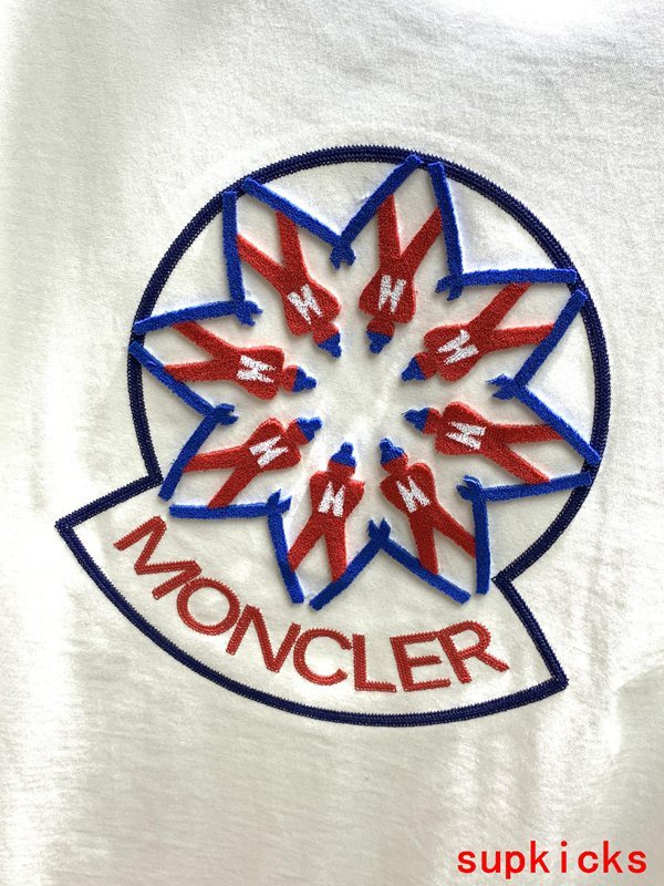 Moncler Luxury Cloth