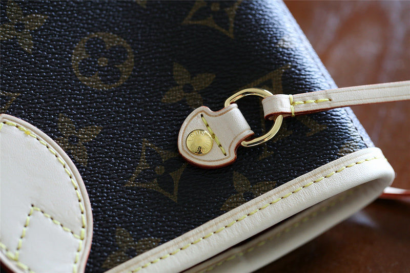 I W Fashion Lu-Vi bags - 8093