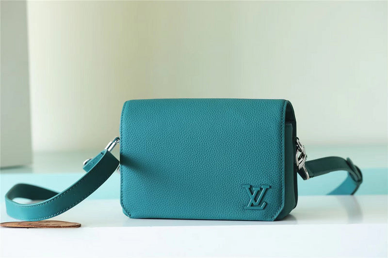 I W Fashion Lu-Vi bags - 9915