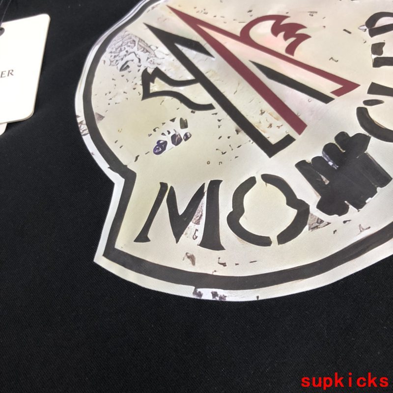 Moncler Luxury Cloth