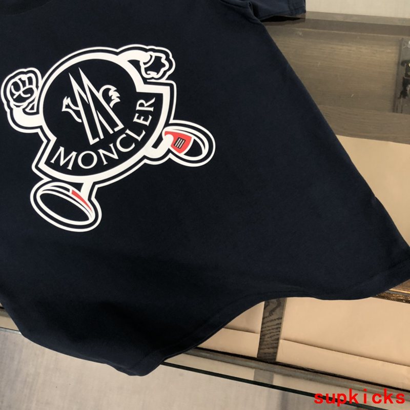 Moncler Luxury Cloth