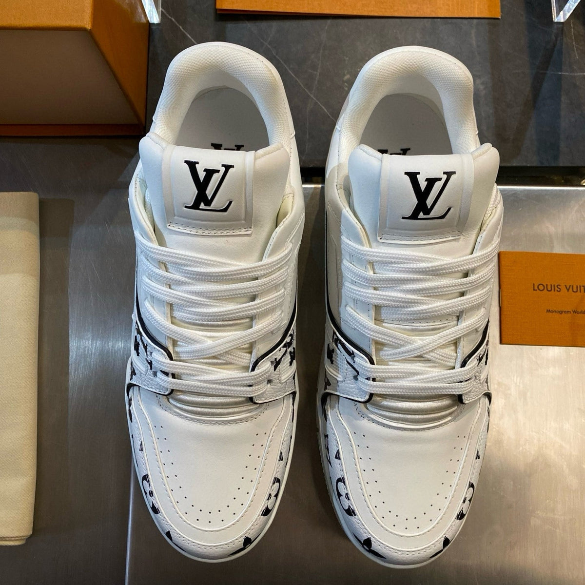 LOU TRAINERS