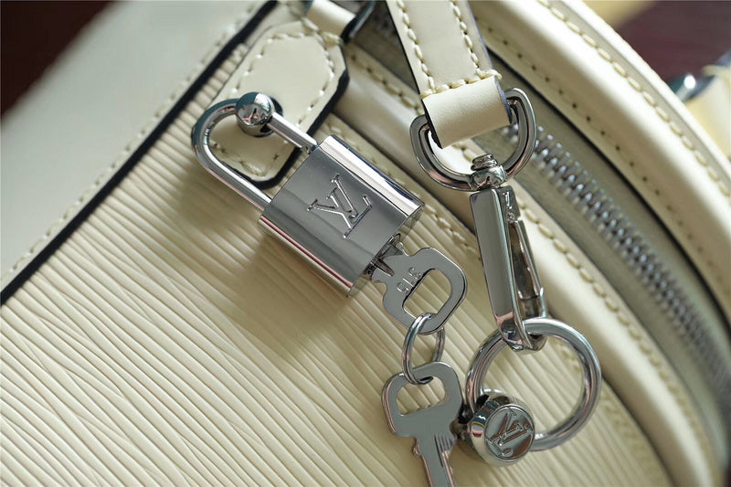 I W Fashion Lu-Vi bags - 8615