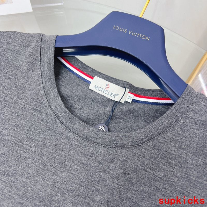 Moncler Luxury Cloth