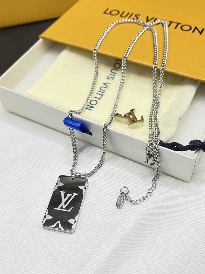 LV Necklaces 666