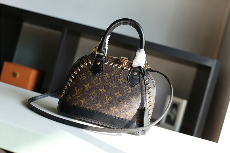 I W Fashion Lu-Vi bags - 8265