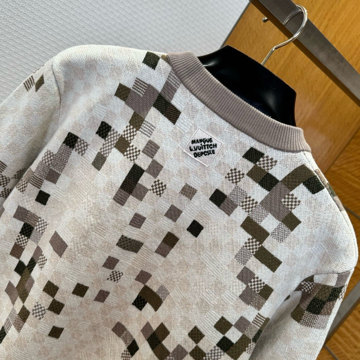 LOU SWEATSHIRT