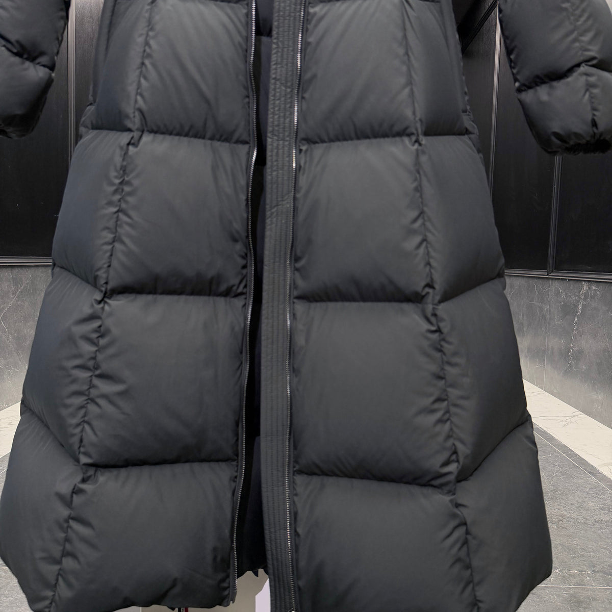 MONC FAUCON COAT