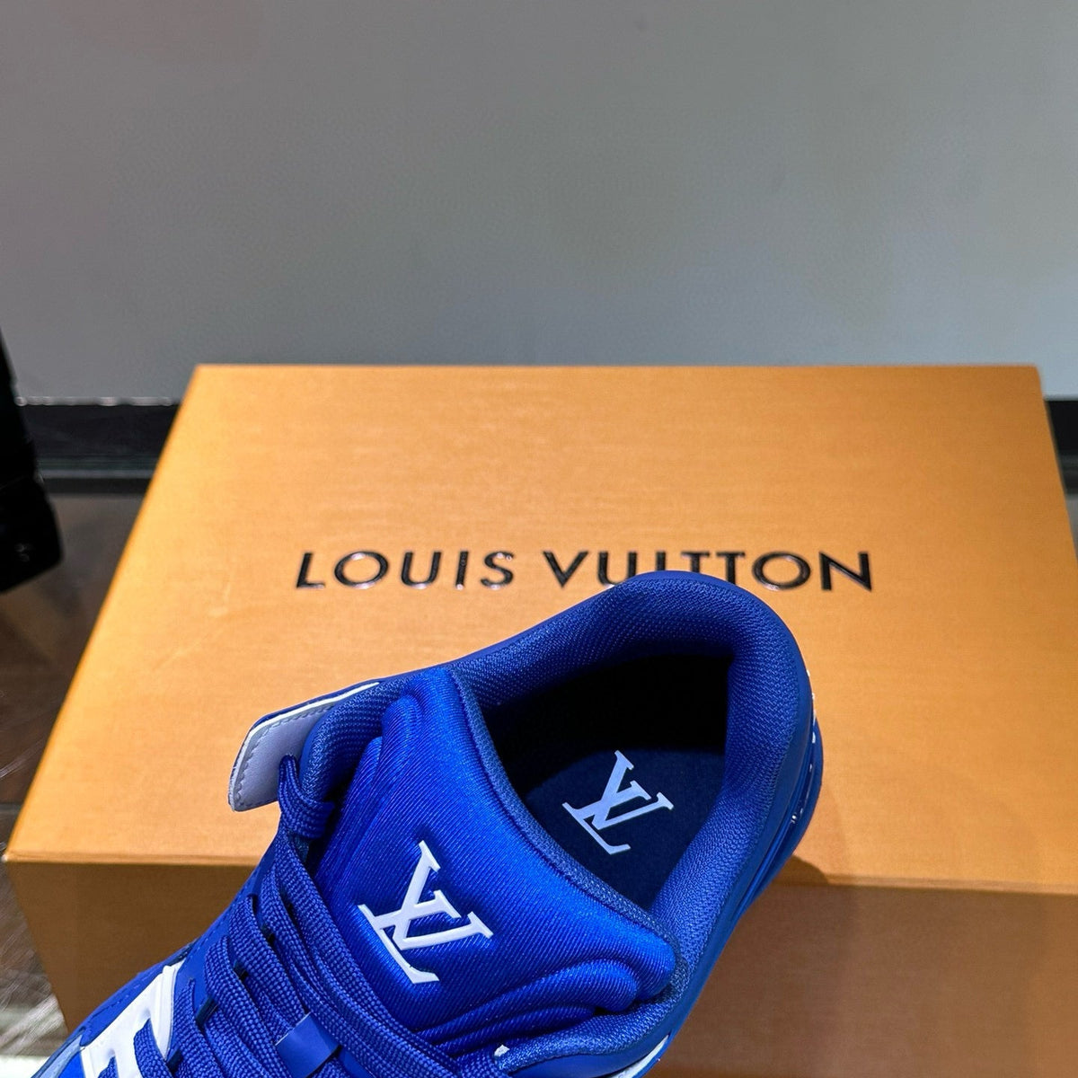 LOU TRAINERS