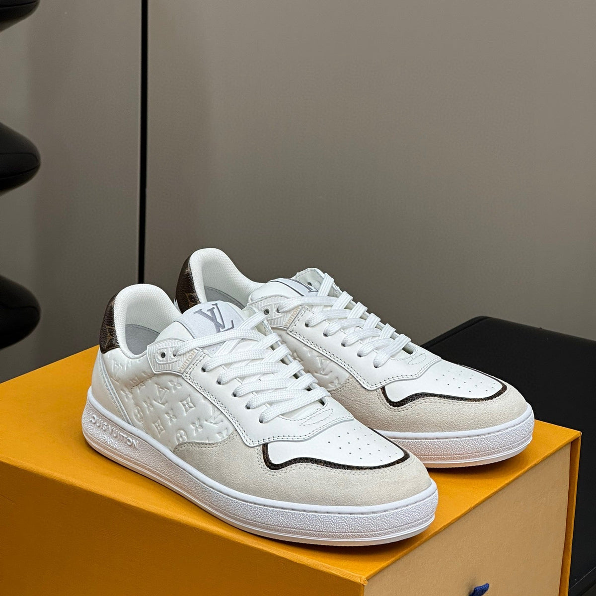 LOU TRAINERS