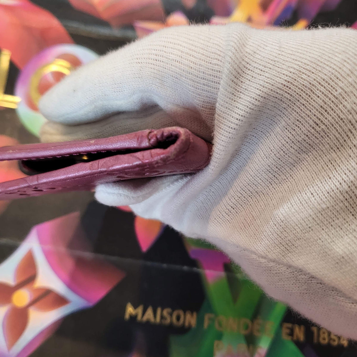 Authentic Gucci Metallic Guccissima Heart Travel Wallet