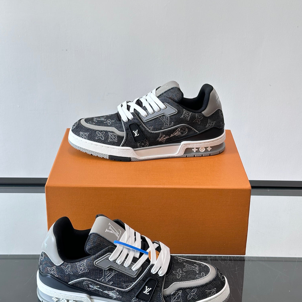 LOU TRAINERS ND