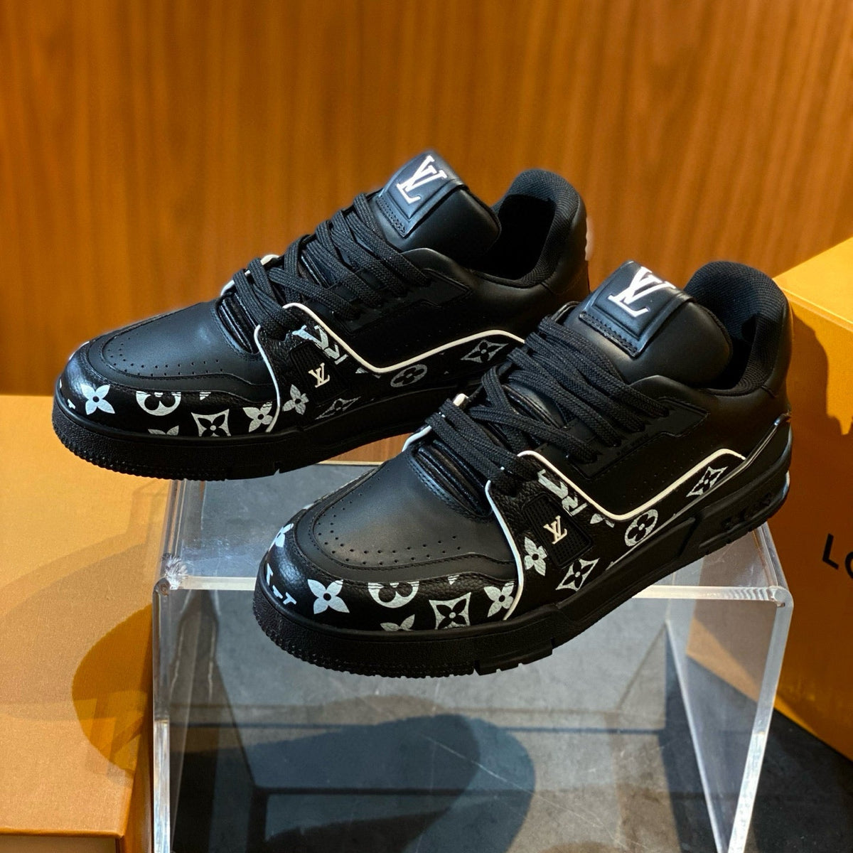 LOU TRAINERS