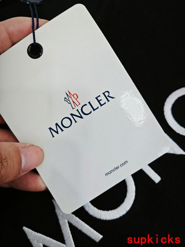 Moncler Luxury Cloth