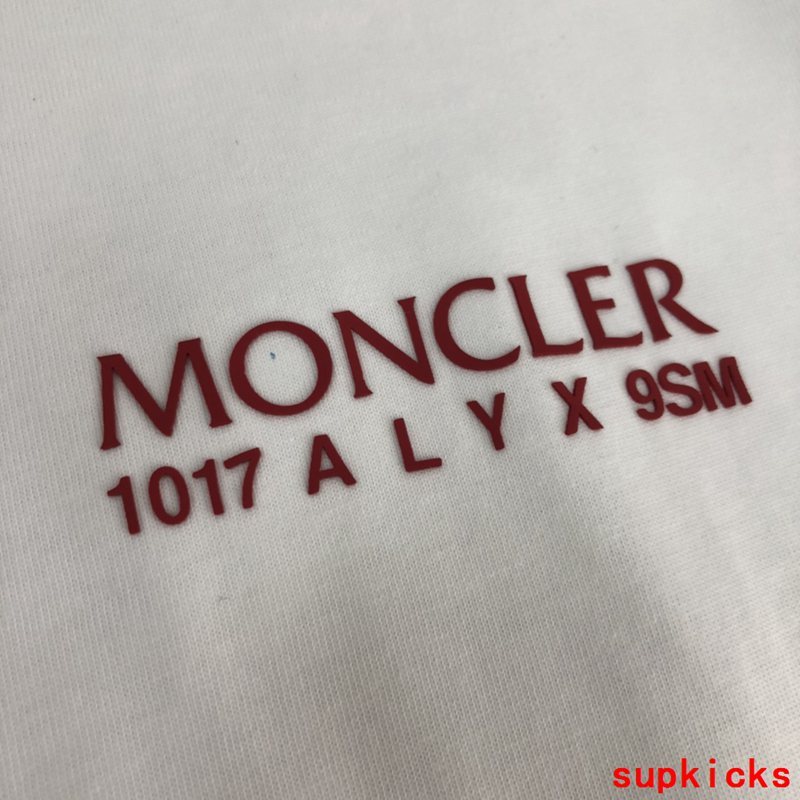 Moncler Luxury Cloth
