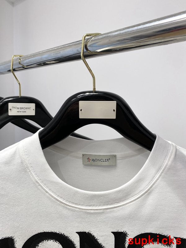Moncler Luxury Cloth