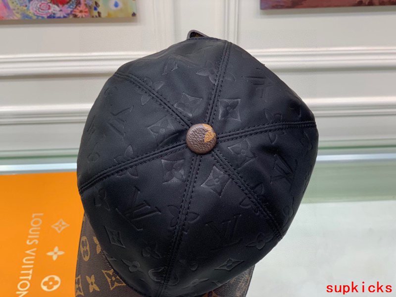 Louis Vuitton Luxury Cap