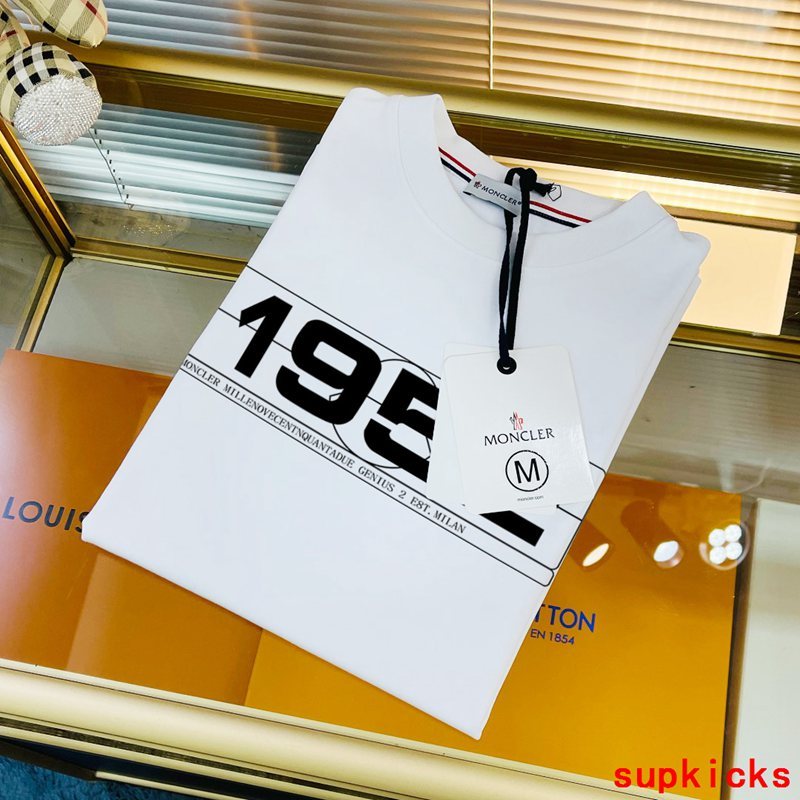 Moncler Luxury Cloth
