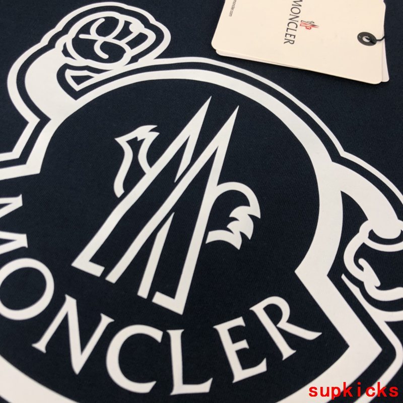 Moncler Luxury Cloth