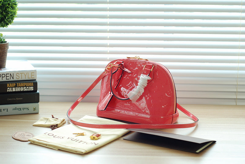 I W Fashion Lu-Vi bags - 8275