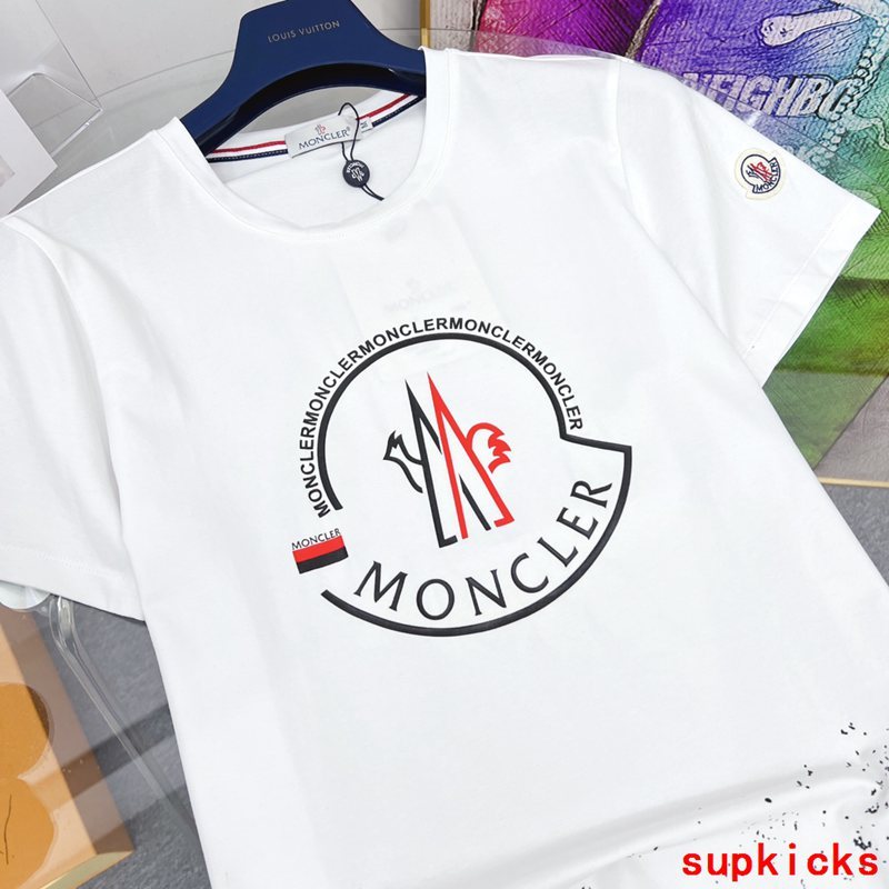 Moncler Luxury Cloth