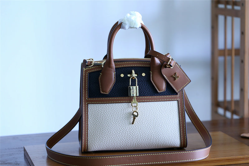 I W Fashion Lu-Vi bags - 8039