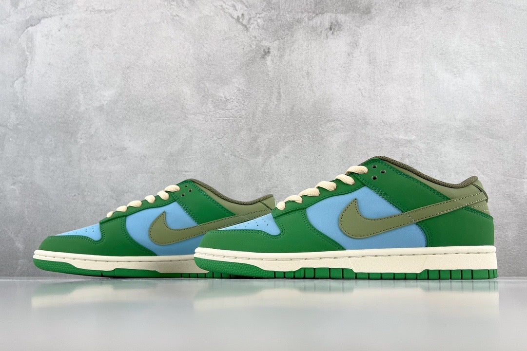 NIKE DUNK LOW