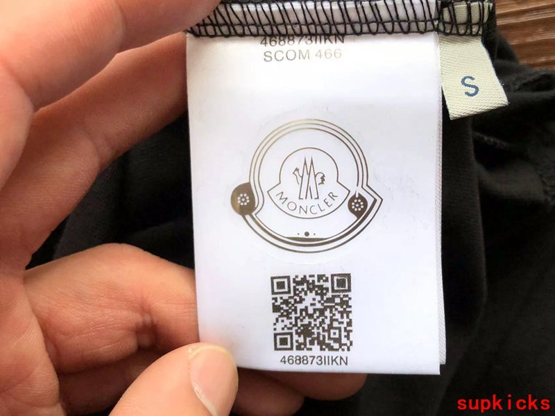 Moncler Luxury Cloth