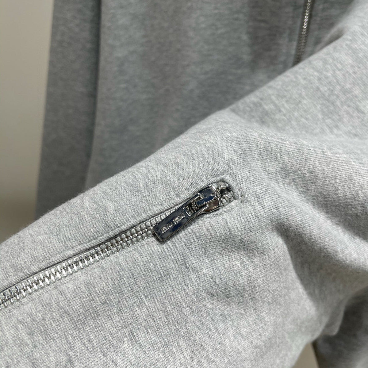 MIU M ZIP SWEATSHIRT