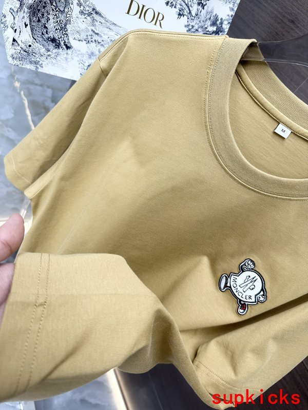 Moncler Luxury Cloth