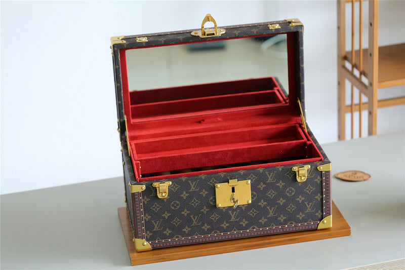 I W Fashion Lu-Vi bags - 9521