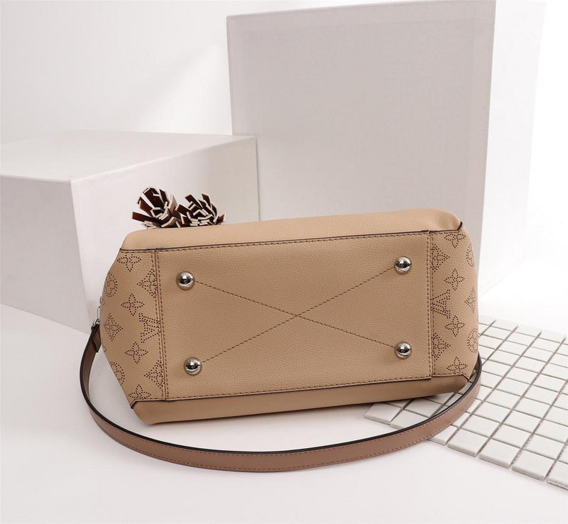 I W Fashion Lu-Vi bags - 17865