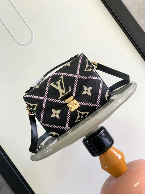 PHA - LOV Bags - 467