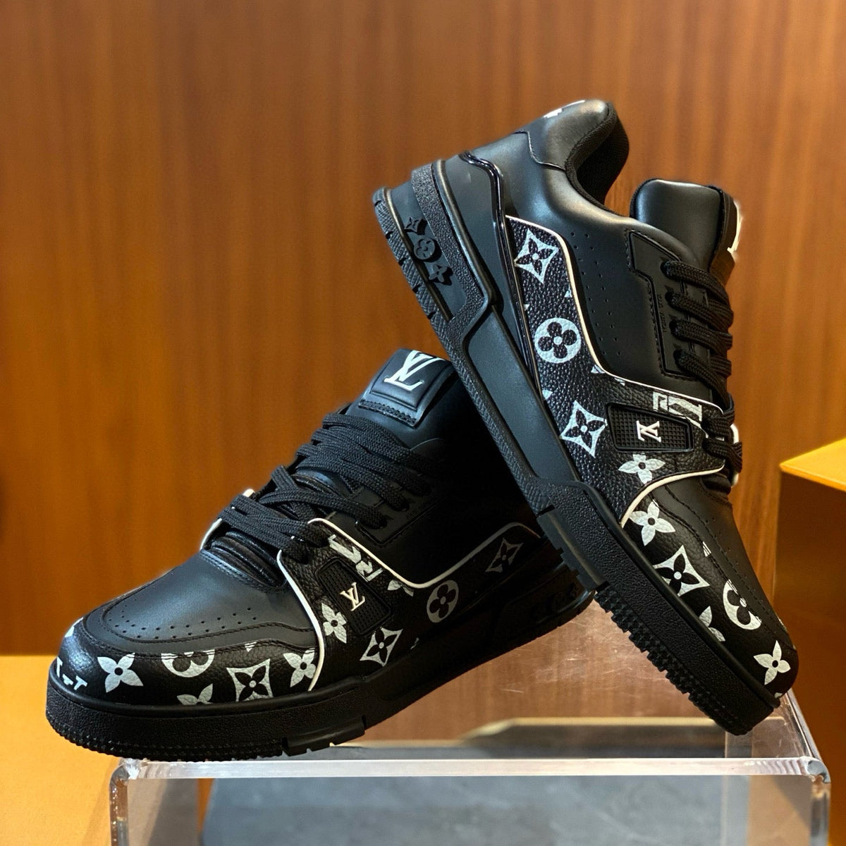 LOU TRAINERS