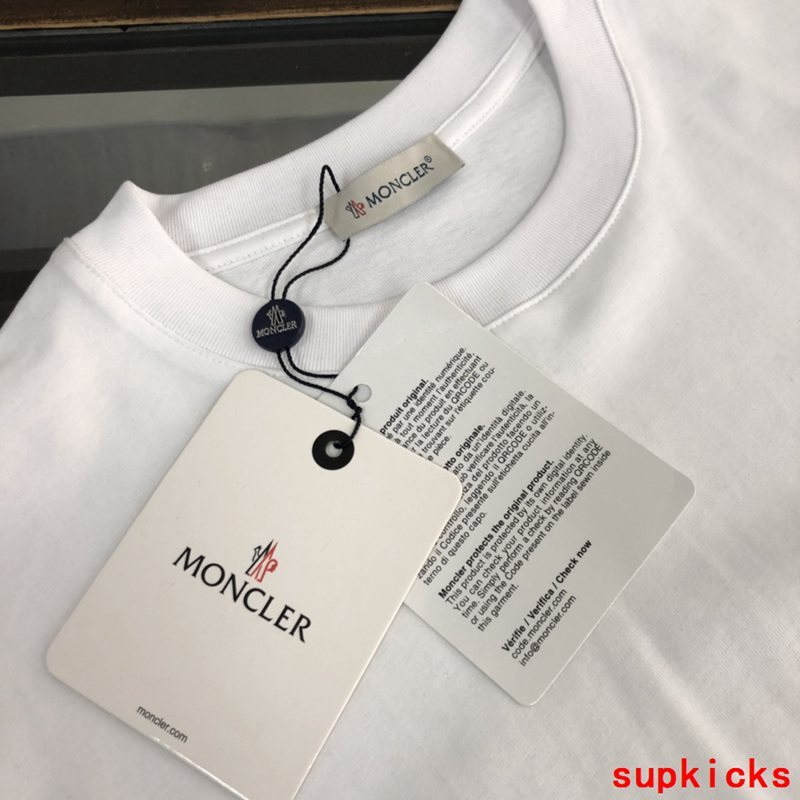 Moncler Luxury Cloth
