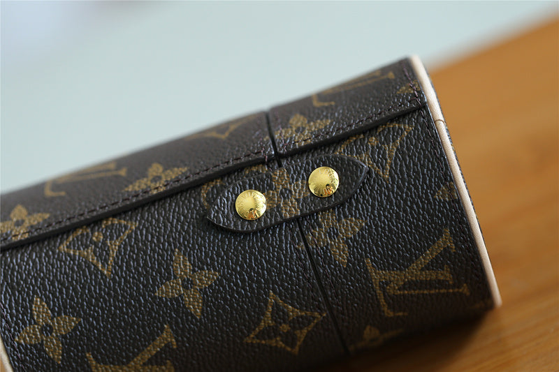 I W Fashion Lu-Vi bags - 9387
