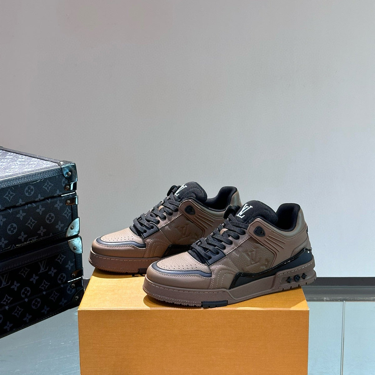 LOU TRAINERS