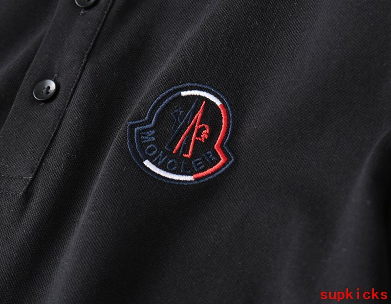 Moncler Luxury Cloth