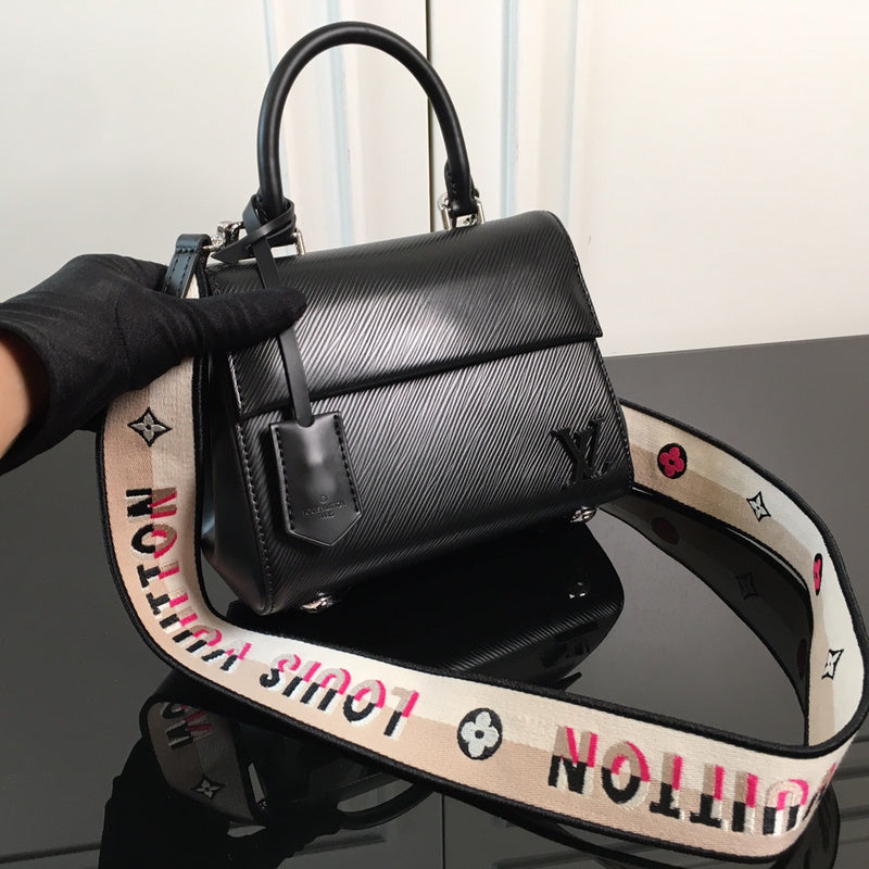 I W Fashion Lu-Vi bags - 17100