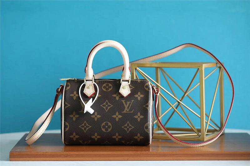 I W Fashion Lu-Vi bags - 8156