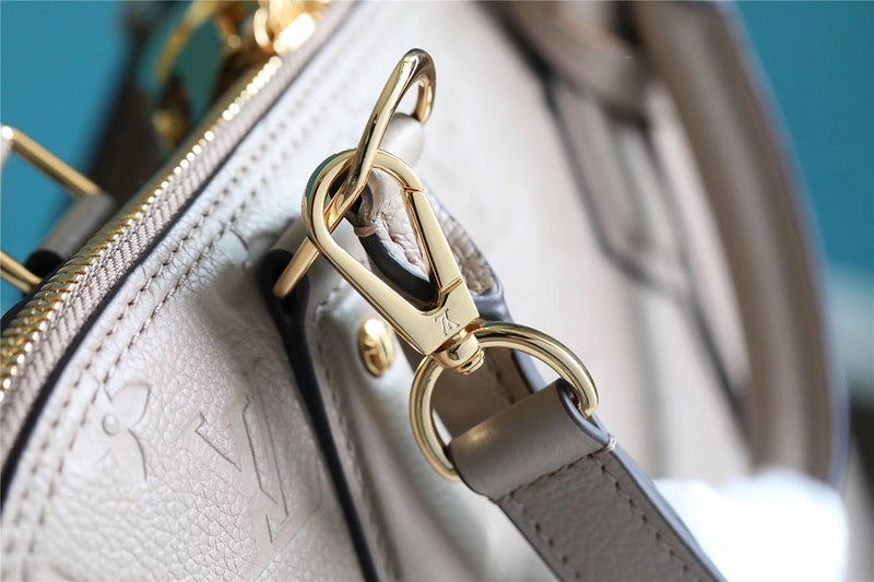 I W Fashion Lu-Vi bags - 8295