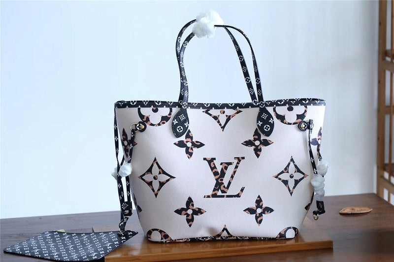 I W Fashion Lu-Vi bags - 8090