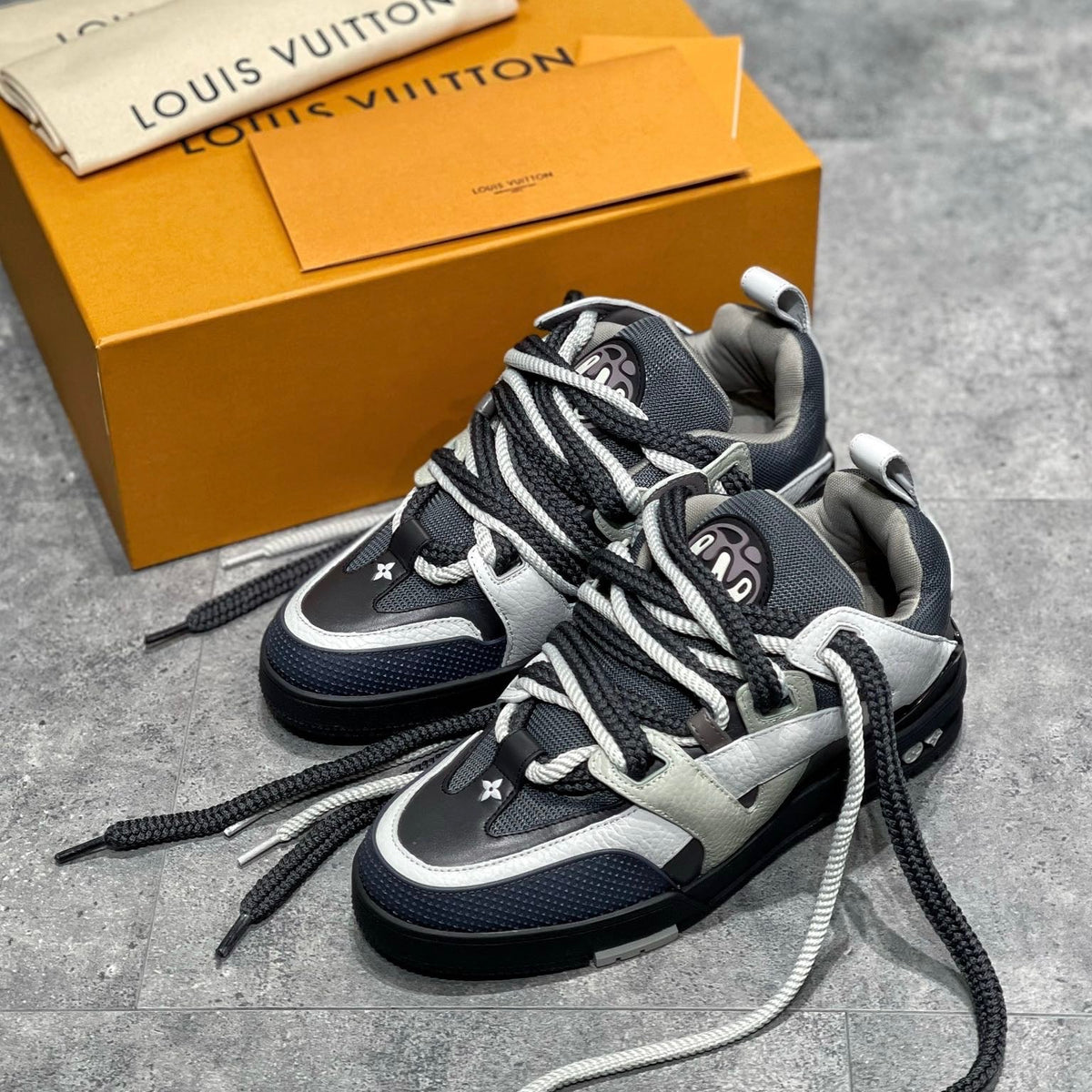 LOU TRAINERS