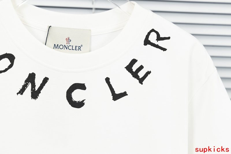 Moncler Luxury Cloth