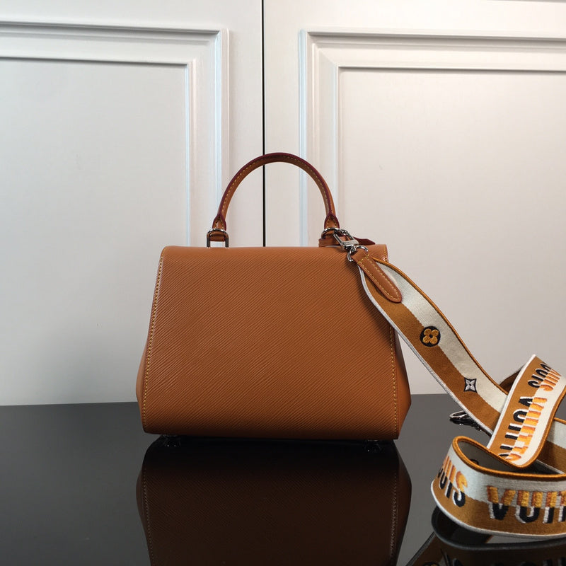 I W Fashion Lu-Vi bags - 17239