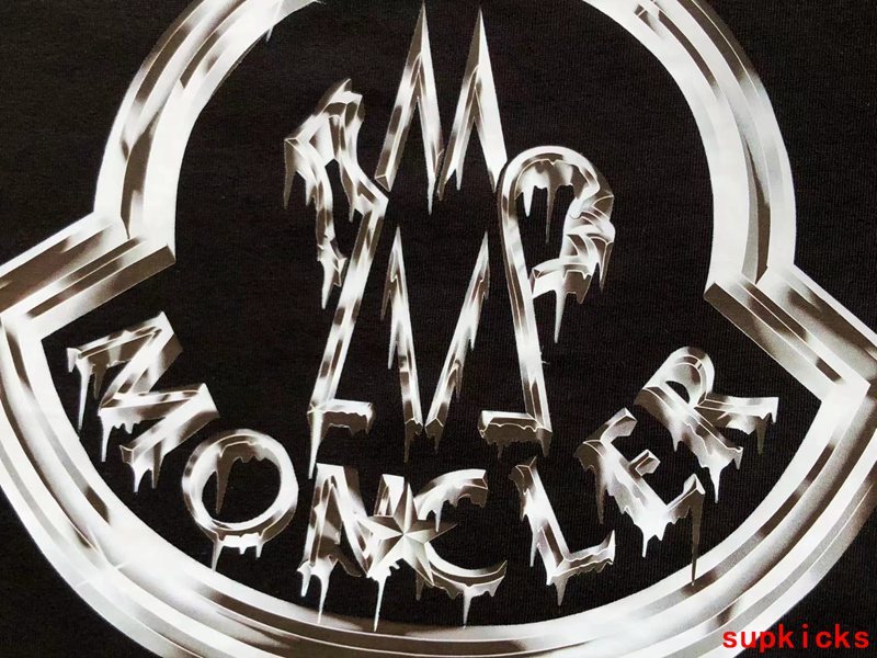 Moncler Luxury Cloth